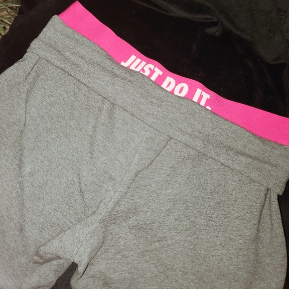 ✔ NIKE DRI-FIT sweat-capris🏃‍♀️ - Picture 2 of 4